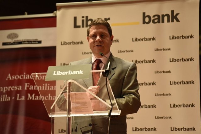 García-Page en premio Familia Empresarial de C-LM