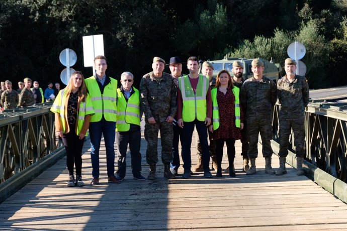 Mercedes Garrido asiste a la apertura del puente militar que da acceso a Artà
