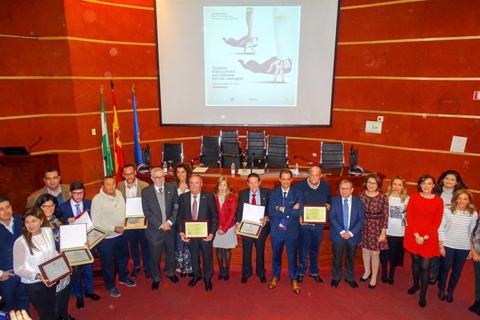 El Centro de Transfusión premia a los colaboradores de donación de sangre