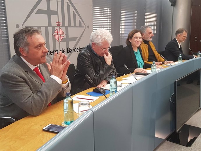 Frederic Amat, Ricard Vinyes, Ada Colau, Robert Manrique y Marko Daniel