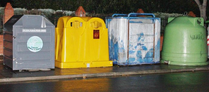 CONTENEDORES DE RECICLAJE