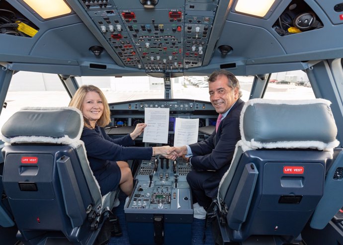 Marillyn Hewson (Lockheed Martin) y Fernando Alonso (Airbus)