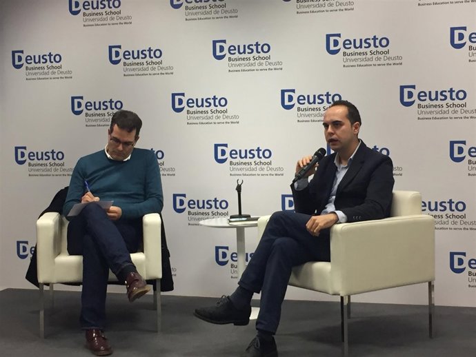 El delegado José Manuel Calvo y el edil del PSOE Chema Dávila