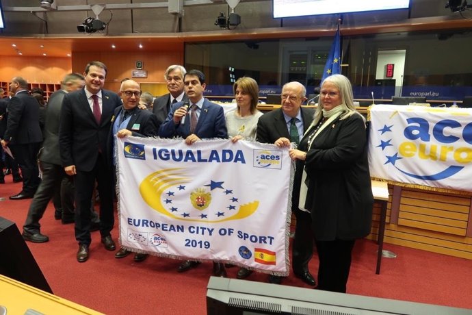 Igualada recibe la distinción de Ciudad Europea del Deporte 2019 en el Parlament
