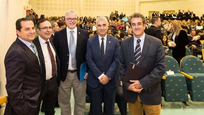 El consejero y otras autoridades en el acto