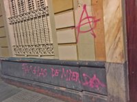 PP pide "responsabilidades" por los actos vandálicos contra su sede en Cádiz en la protesta contra Vox