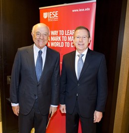 Francisco González (BBVA), junto a Eric Weber (IESE)