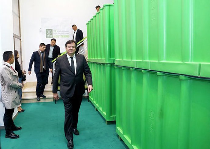 Alberto Santana y Chen Shengli con delegación china desplazada a Madrid