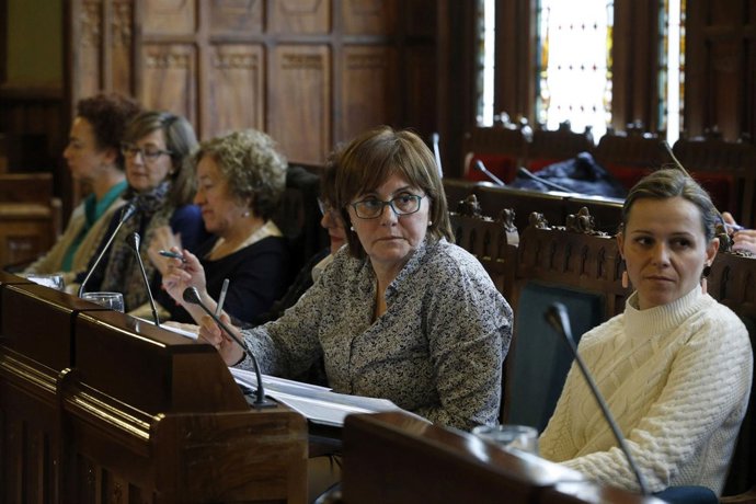 La consejera Pilar Varela comparece en la Junta sobre Presupuestos