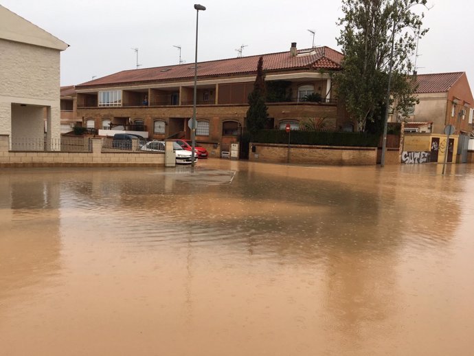 Calle anegada por las inundaciones en San Javier