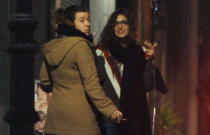 ANA GUERRA CON UNA AMIGA