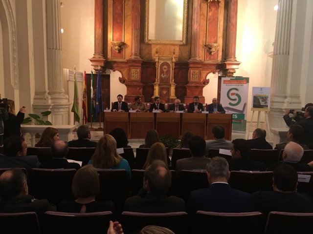 Presentación de la memoria anual del CES