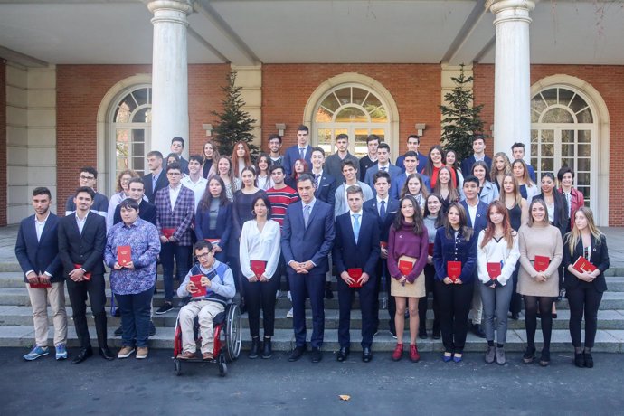 Pedro Sánchez preside el encuentro con jóvenes con motivo del 40 aniversario de 