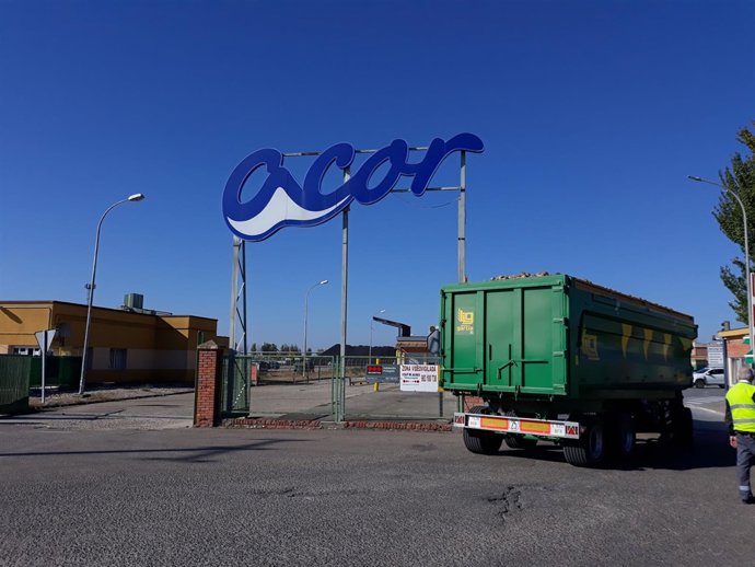 Entrada de remolacha en la planta de ACOR