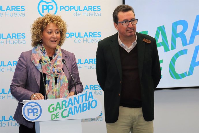 Pilar Marín y Manuel Andrés González en rueda de prensa.