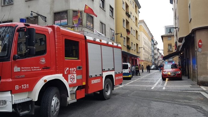 Los bomberos en la calle San Agustín.