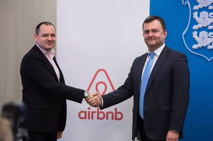 Patrick Robinson (Airbnb) y Rivo Reitmann (Estonia)