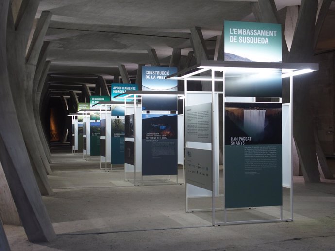 La exposición que conmemora los 50 años de la central de Susqueda