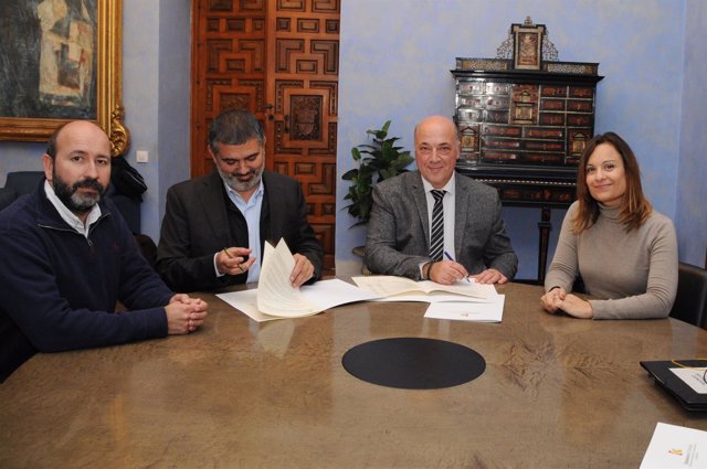 Firma de convenios entre la Diputación de Córdoba y Famsi
