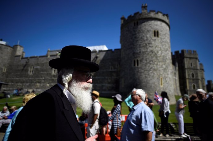Un judío ortodoxo junto al Castillo de Windsor