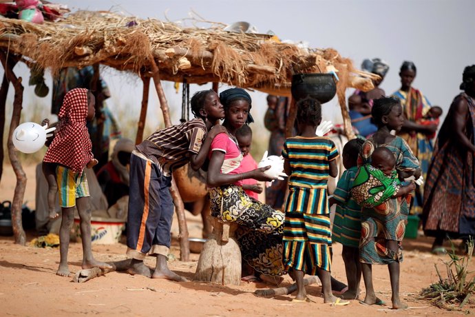 Mujeres y niños en Malí