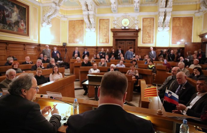 El presidente de la Generalitat, Quim Torra, dando una conferencia en Eslovenia