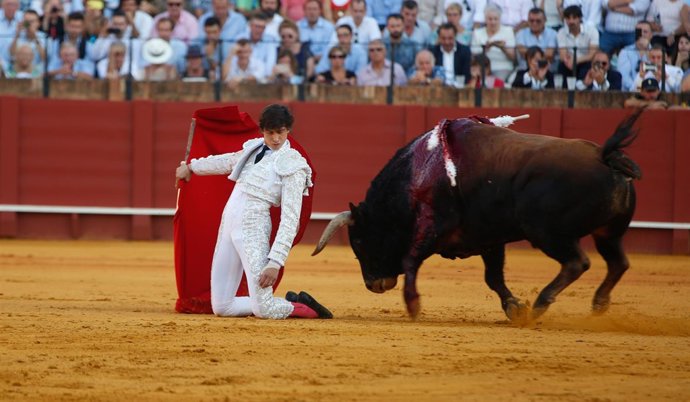 Toros en Sevilla. Feria de San Miguel. Despedida de Padilla, Morante de la Puebl