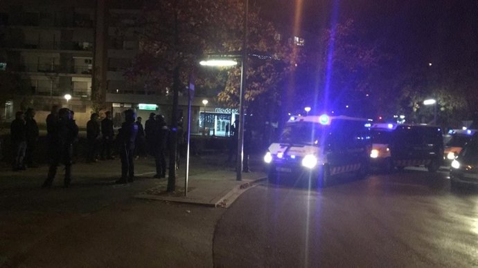 Els Mossos d'Esquadra després de les càrregues a Terrassa