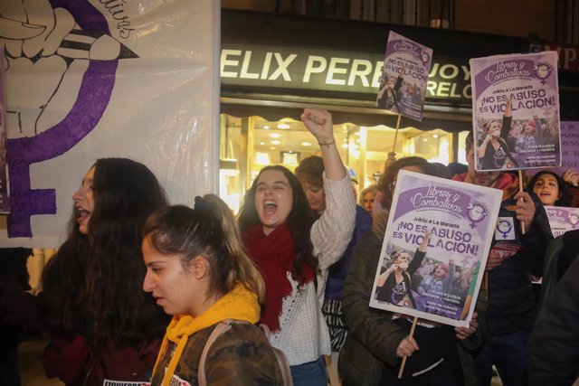 Concentración contra la sentencia a "La Manada" en el Ministerio de Justicia