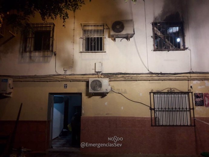 Incendio en una vivienda de Torreblanca, en Sevilla