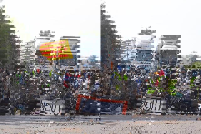 Los CDR cortan la AP-7 en L'Ampolla (Tarragona)