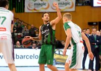 El Unicaja tropieza en Badalona y el Obradoiro se acerca al 'play-off'