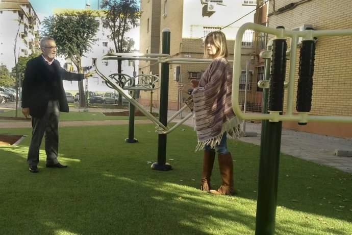 Obras en el área de elementos biosaludables de la calle Águila Imperial