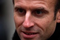 El Gobierno francés comienza a entonar el 'mea culpa' y promete atender a los 'chalecos amarillos'