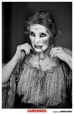 Una exposició s'endinsa en camerinos teatrals durant 15 anys