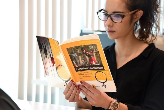 Libro editado por la Diputación de Granada, 'Las mujeres y el Circo Social'