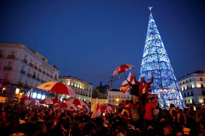 Soccer Football - River Plate fans ahead of the Copa Libertadores match between