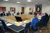 La oposición pedirá la elaboración de presupuestos en las Cortes, que aprobarán la renovación de instituciones propias