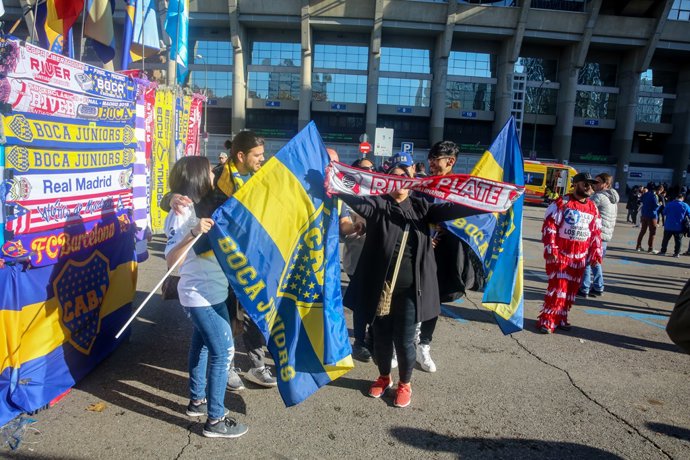 Seguidors del River Plate i del Boca Juniors celebren la final de la Copa Liber