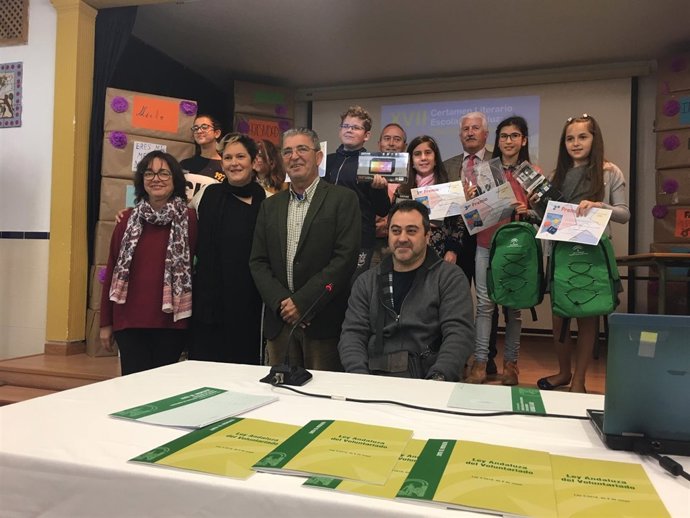 Alumnos premiados con los galardones provinciales de 'Solidaridad en letras'