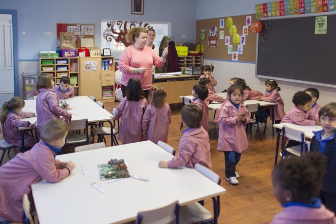 Colegio, aula, primaria, infantil, clase, niño, niña, niños, jugando, jugar