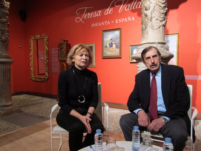 Pilar Cernuda y Antonio Papell, en el Patio de la Infanta de Ibercaja