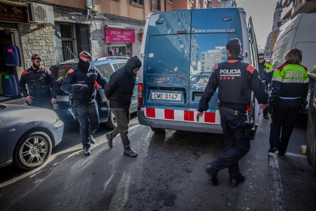 Una treintena de detenidos en el macrooperativo de Mossos contra el narcotráfico