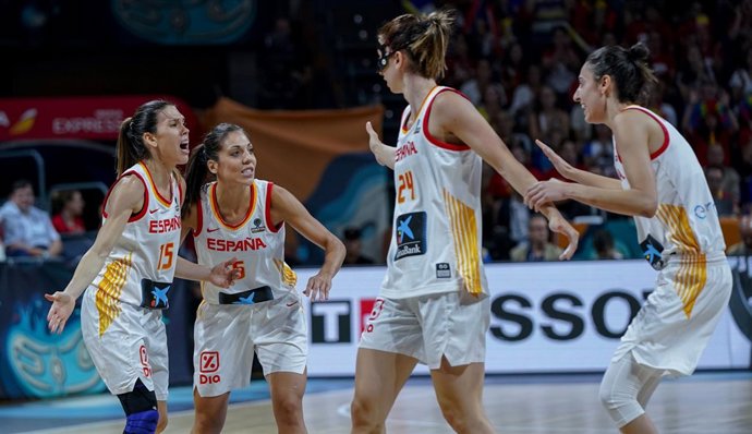 España celebra una canasta en el Mundial de Tenerife