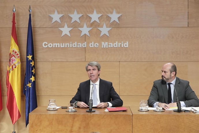 El presidente de la Comunidad de Madrid, Ángel Garrido, y Pedro Rollán
