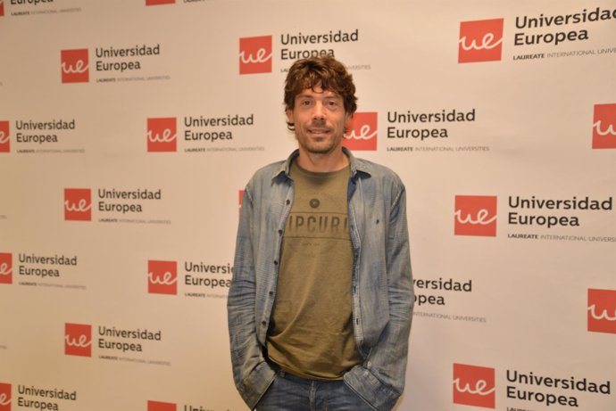 El exciclista Óscar Freire en un curso en la Universidad Europea