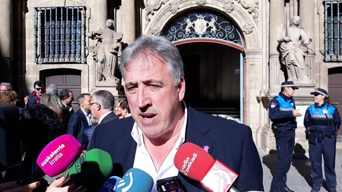 Joseba Asiron, alcalde de Pamplona