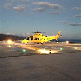 Helicóptero del SUC en la helisuperficie de La Candelaria
