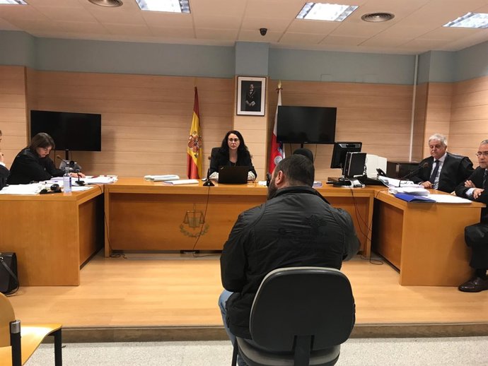 Juicio contra el responsable del 'puenting' en el que murió una menor en 2015