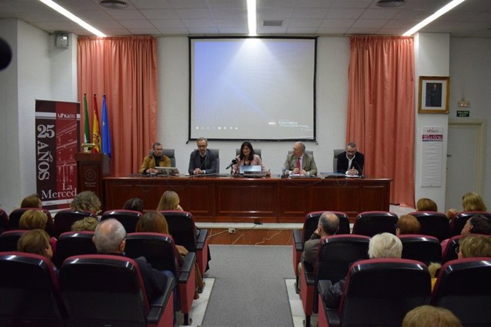 Conferencia en el campus de La Merced.